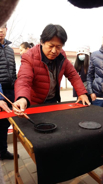 夫妻性爱视频
专职教师王建魁给学生做示范